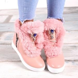 Shoes natural leather and fur